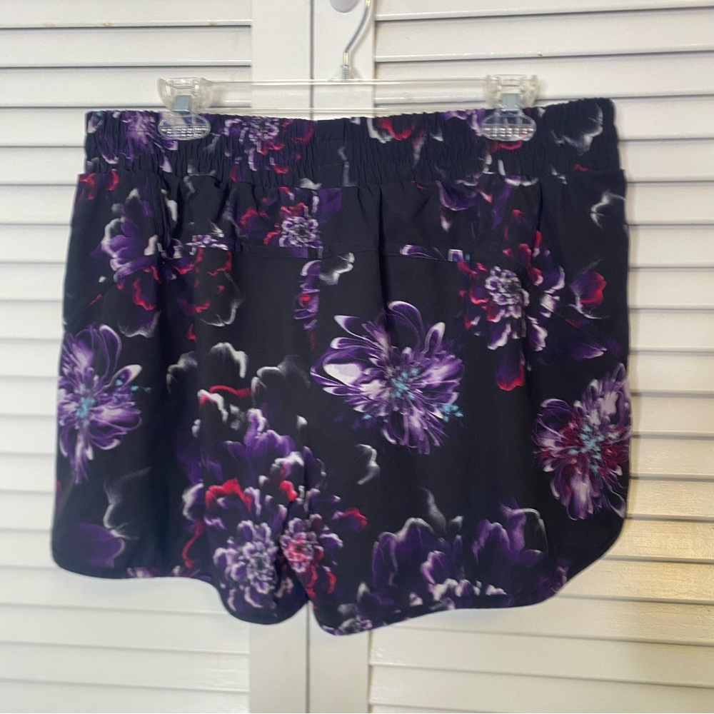 Avia | Black and Purple Floral Athletic Shorts | Size XL - Picture 4 of 5
